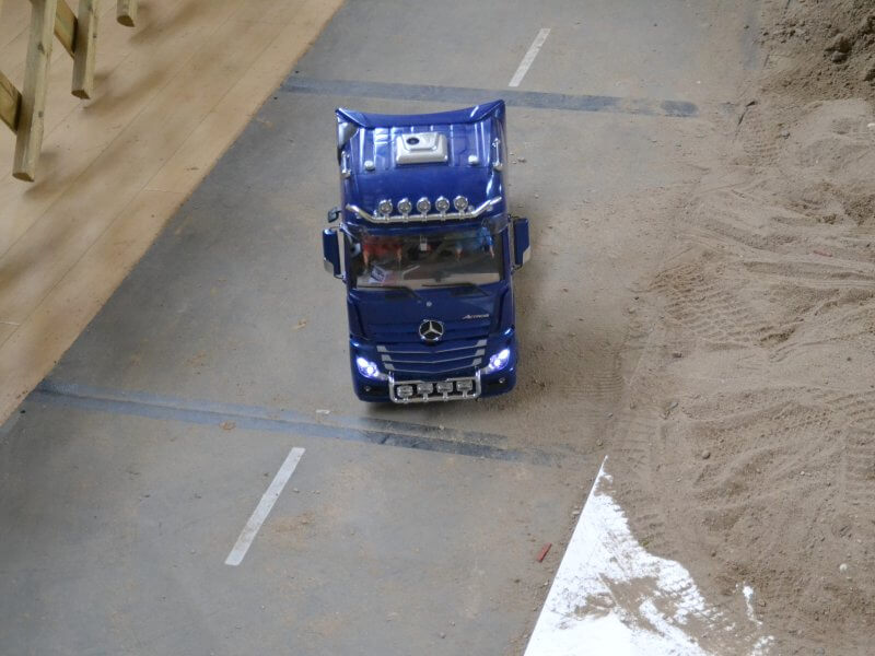 MB Actros 3363 Pearl Blue
