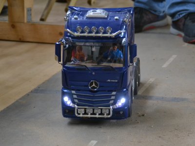 MB Actros 3363 Pearl Blue