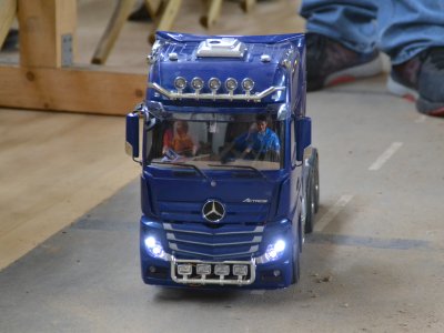 MB Actros 3363 Pearl Blue
