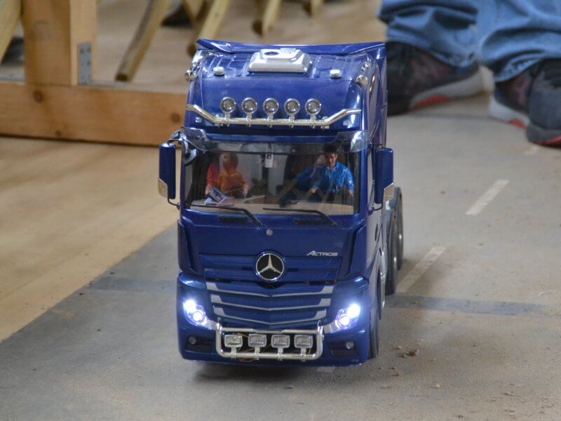 MB Actros 3363 Pearl Blue