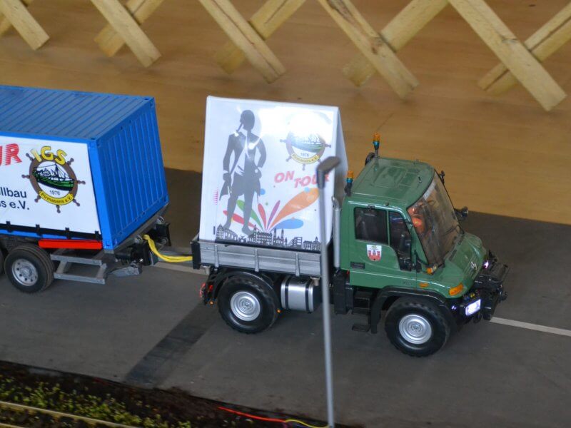 Unimog Grün