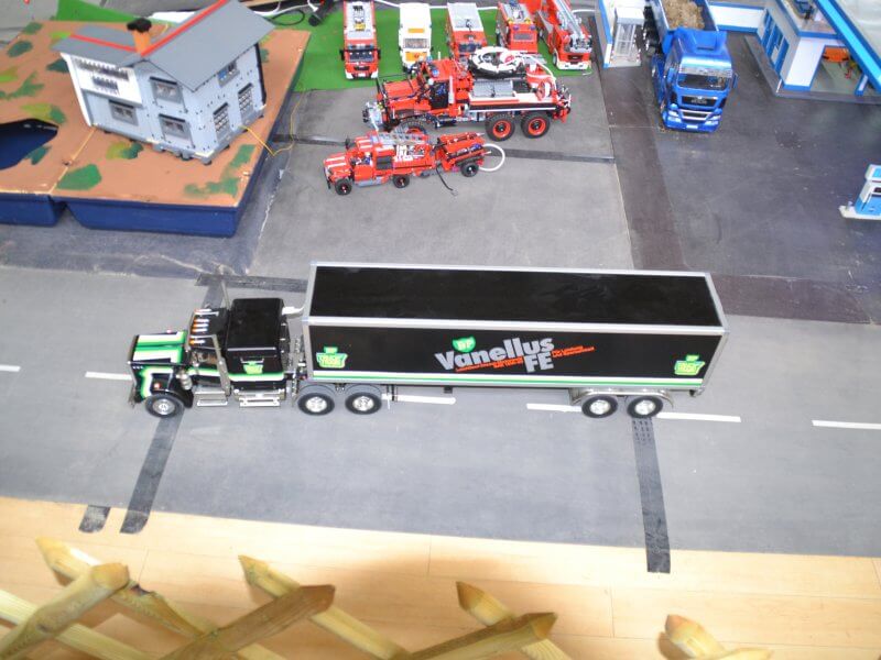 Kennwoth Truckstop Truck
