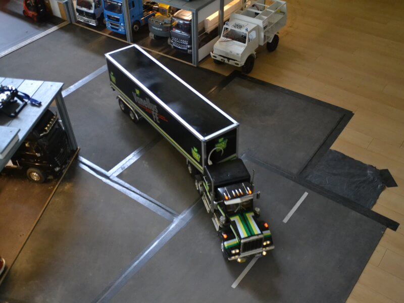 Kennwoth Truckstop Truck