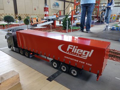 Auflieger Fliegl